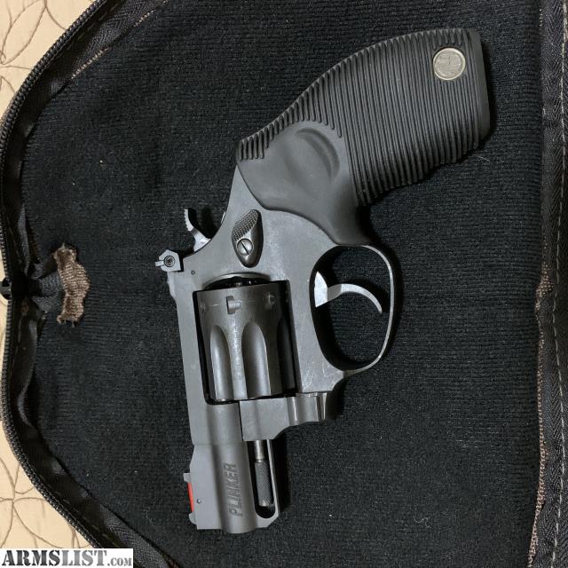 Rossi R98 Plinker 22LR Double Action Revolver Cosmetic Blemishes